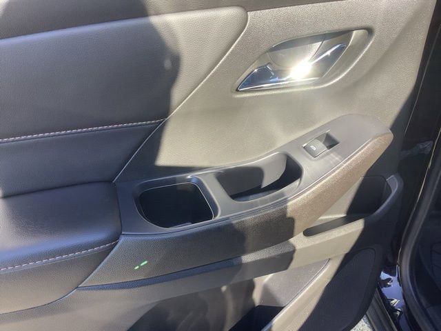 Used 2021 Chevrolet Traverse LT image 18