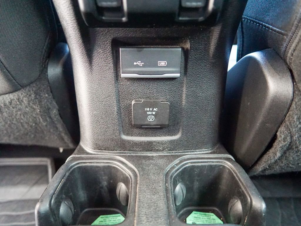 Used 2018 Jeep Wrangler Unlimited Sahara w/ Uconnect 4C Nav & Sound Group AWD/4WD image 18