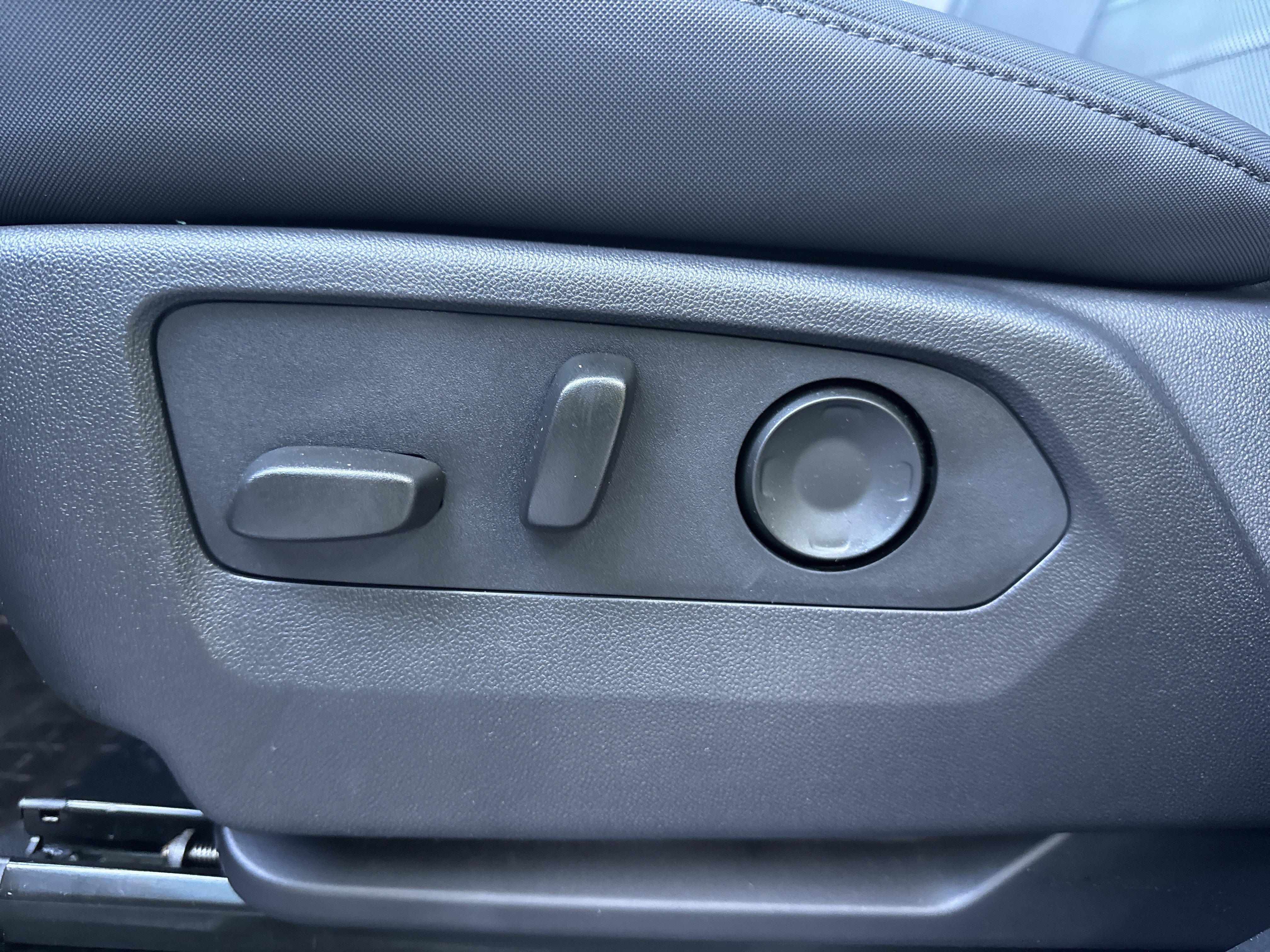 Used 2024 GMC Hummer EV 3X w/ LPO, Illumination Package AWD/4WD image 11