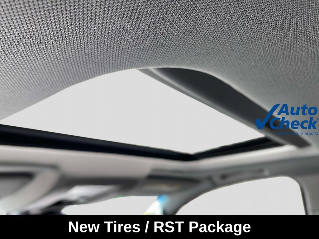 Used 2019 Chevrolet Tahoe Premier w/ RST 6.2L Performance Edition AWD/4WD image 13