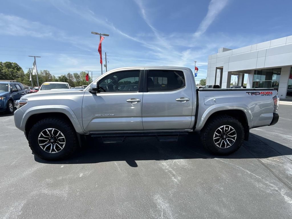 Used 2021 Toyota Tacoma TRD Sport w/ Technology Package image 4