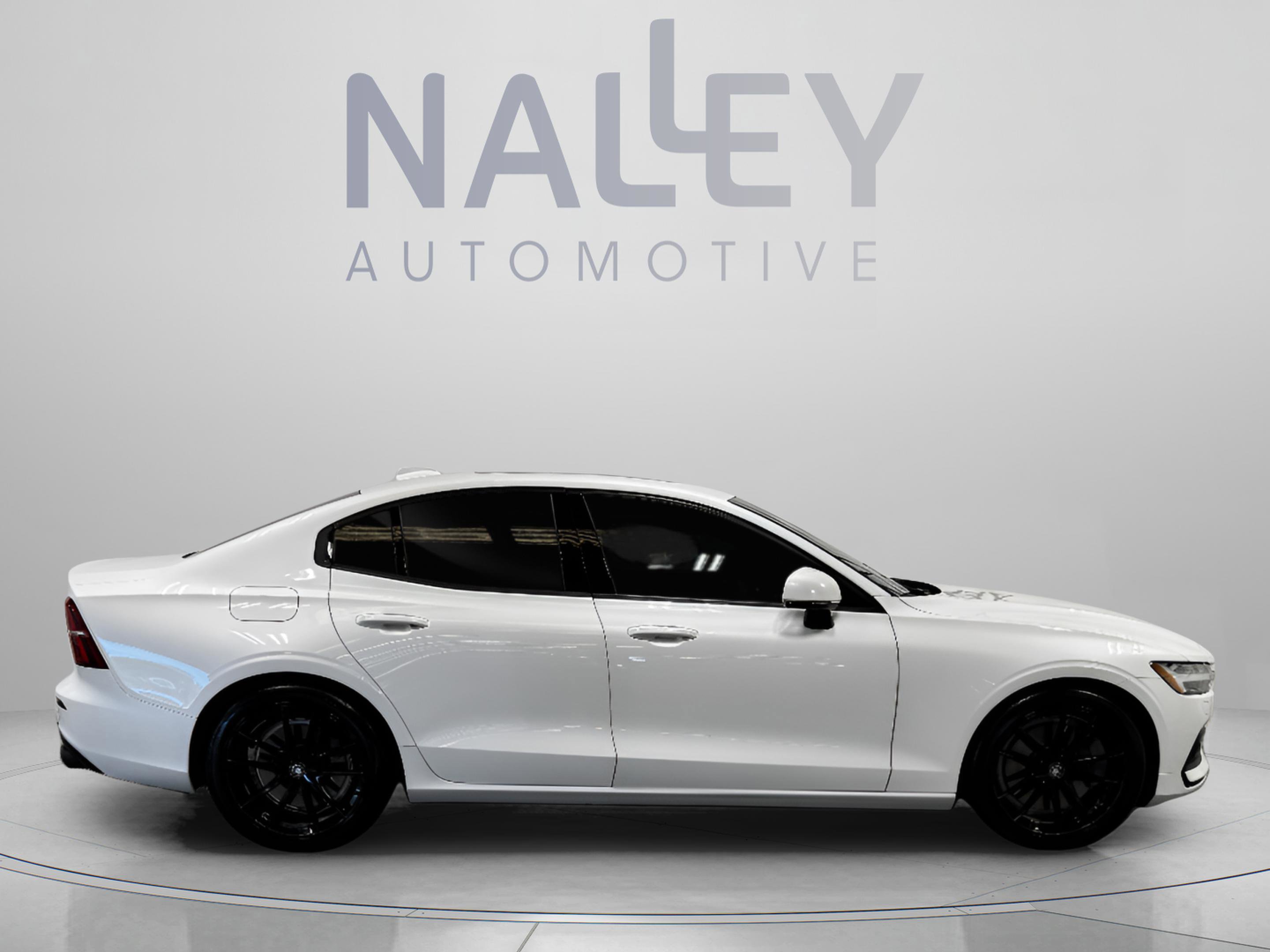 Used 2019 Volvo S60 T6 Momentum w/ Multimedia Package image 6