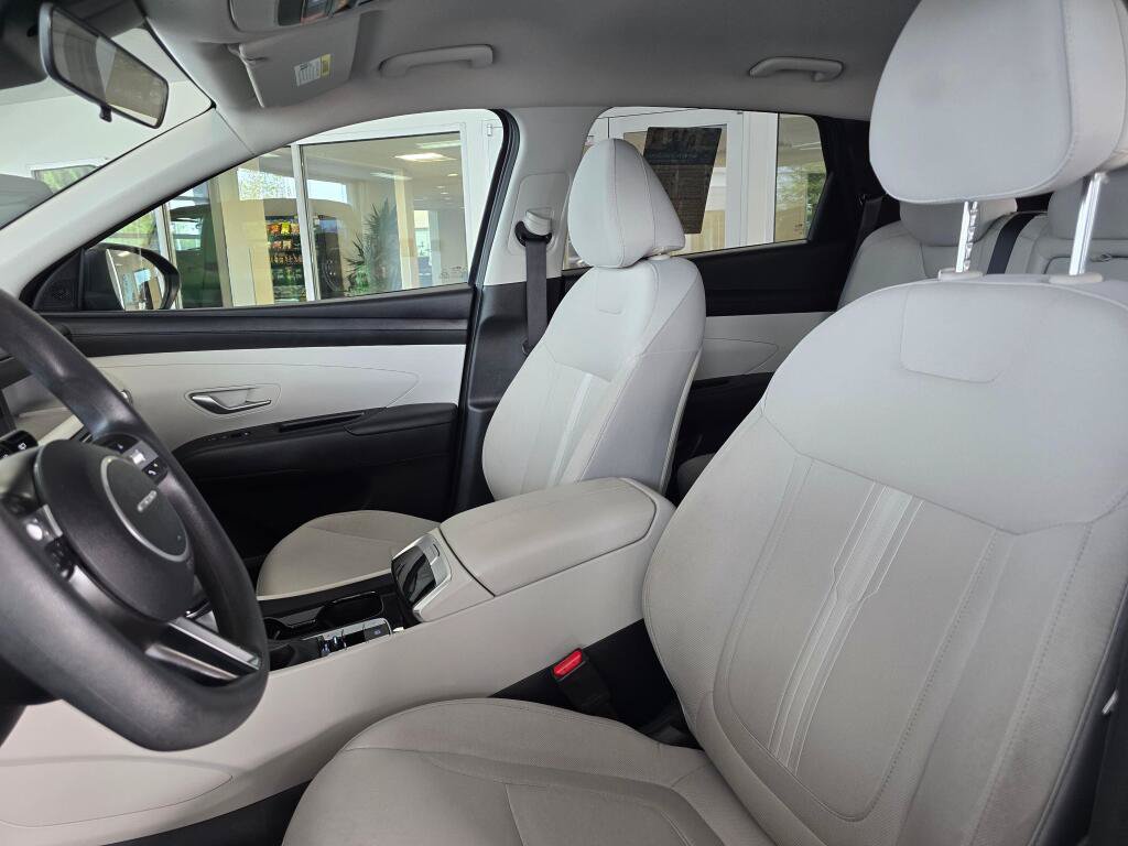 Used 2025 Hyundai Tucson SEL FWD image 17