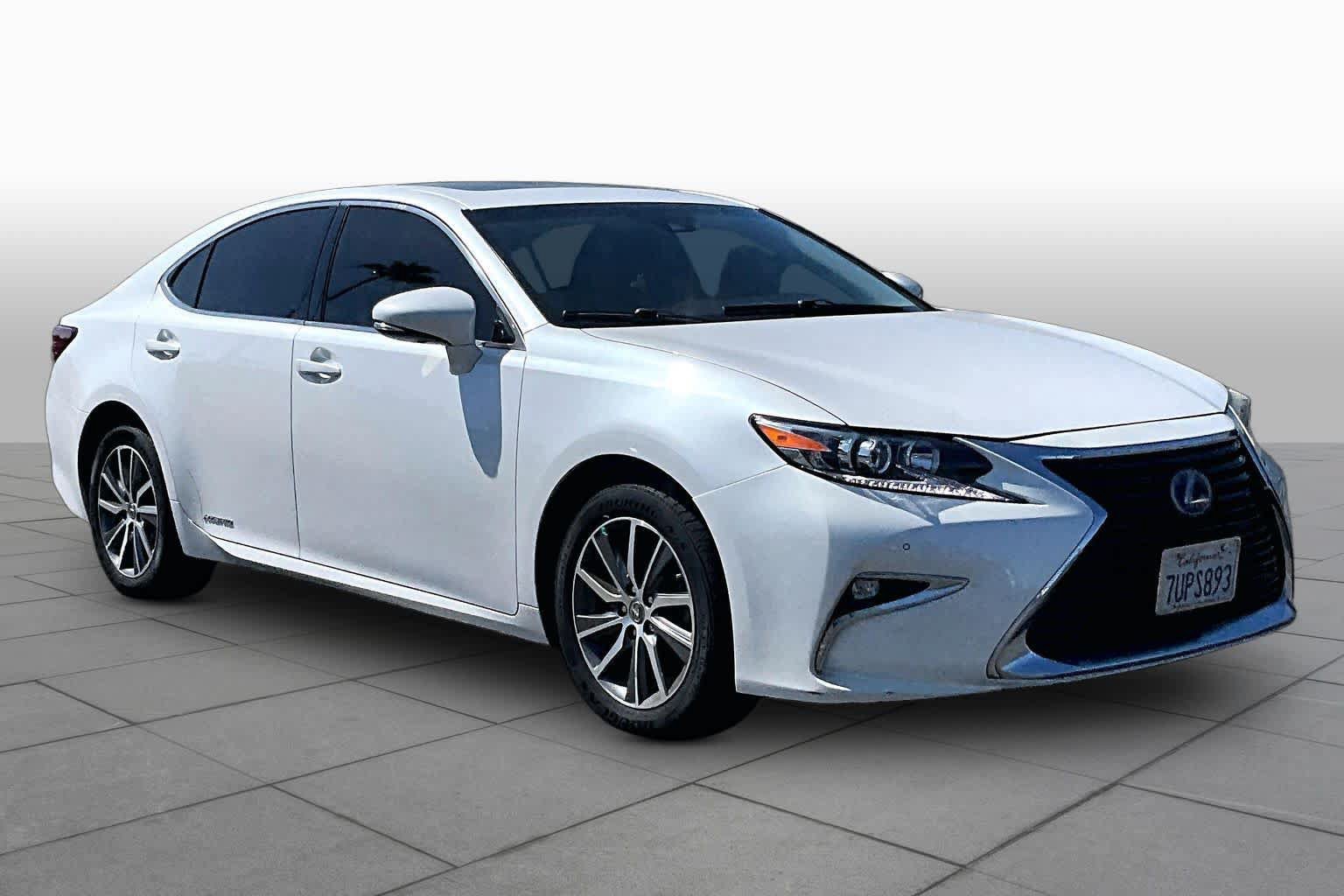 Used 2016 Lexus ES 300h w/ Navigation System Package FWD image 2