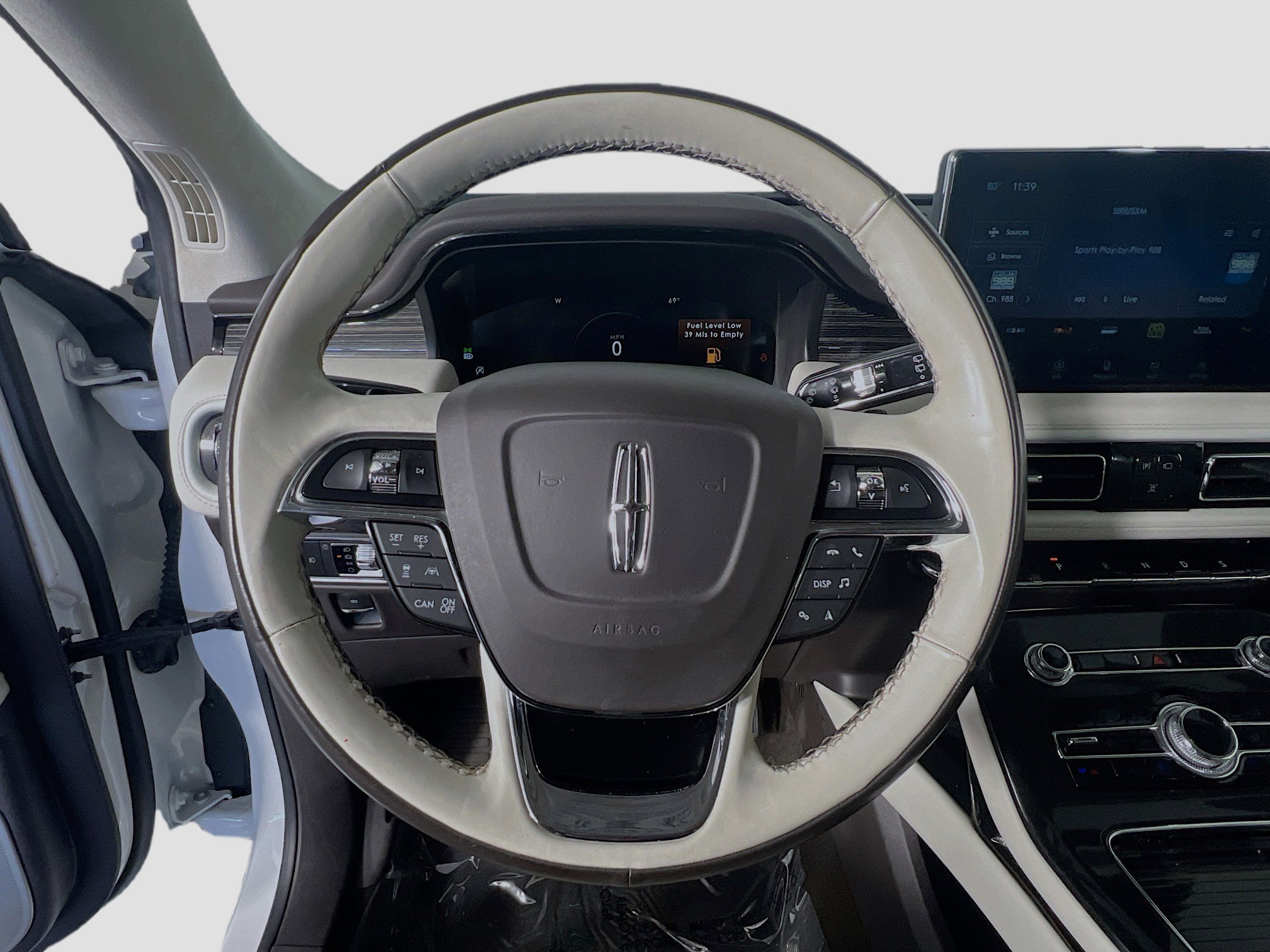 Used 2022 Lincoln Nautilus Black Label w/ Class II Trailer Tow Package AWD/4WD image 15