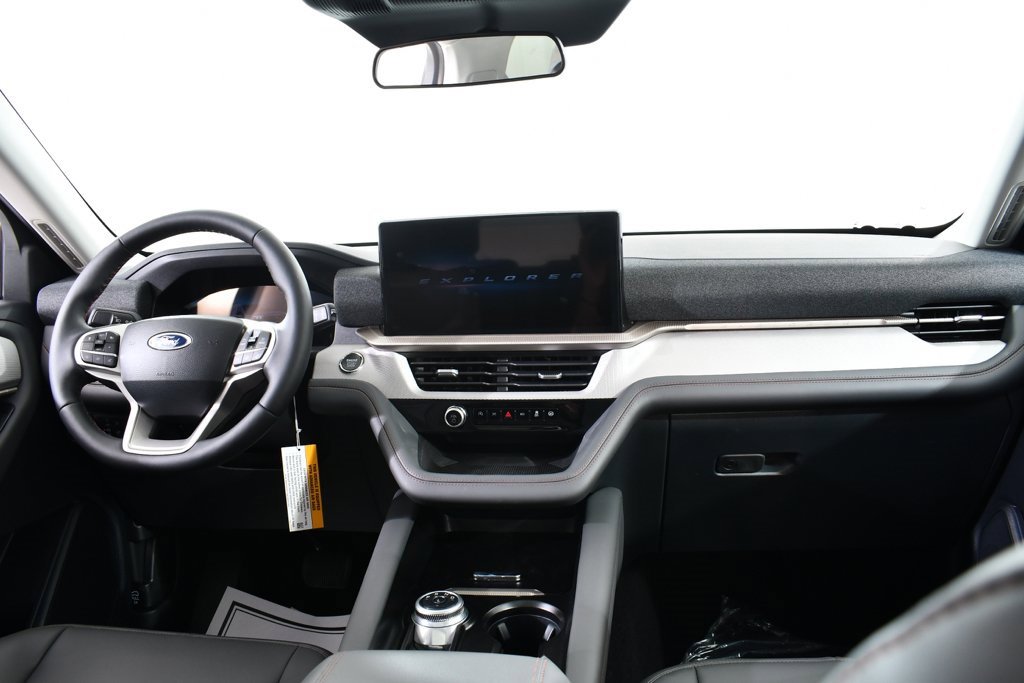 New 2025 Ford Explorer Active w/ Active Comfort Package image 7