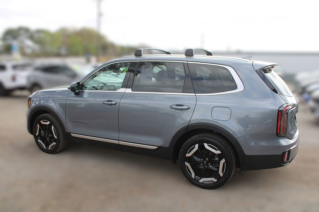 Certified 2024 Kia Telluride EX w/ EX Captain's Chair Package image 15