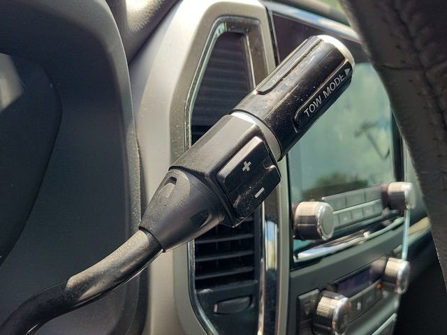Used 2021 Nissan Titan SV w/ SV Convenience Package AWD/4WD image 28