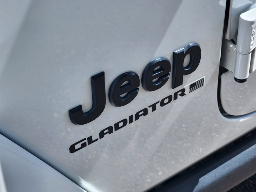 Used 2023 Jeep Gladiator Sport AWD/4WD image 31