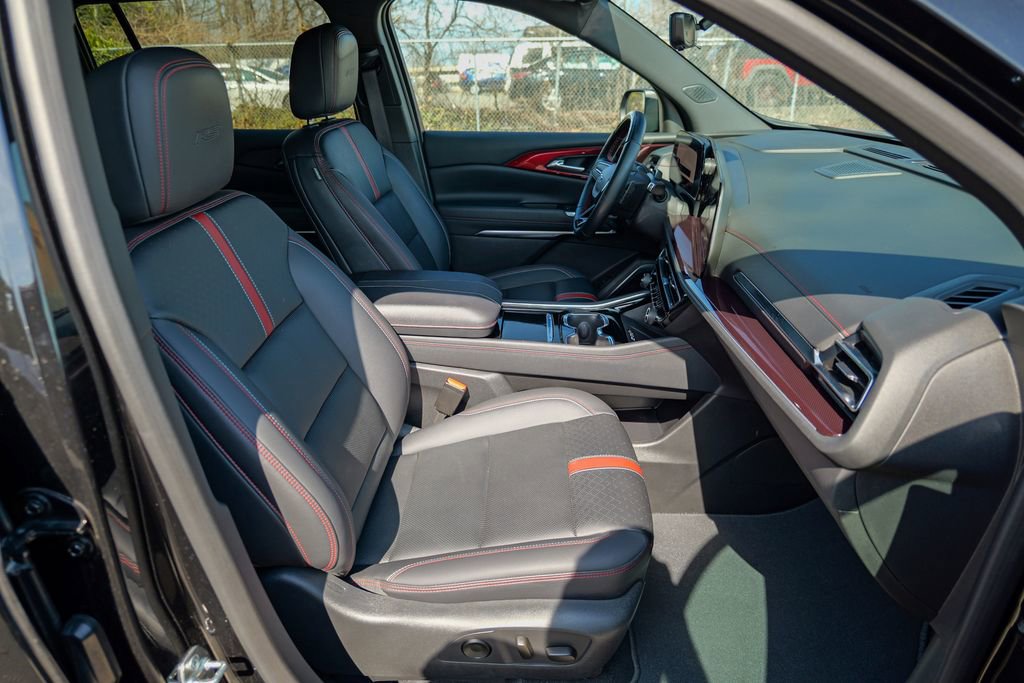 Used 2024 Chevrolet Traverse RS w/ LPO, Floor Liner Package image 39