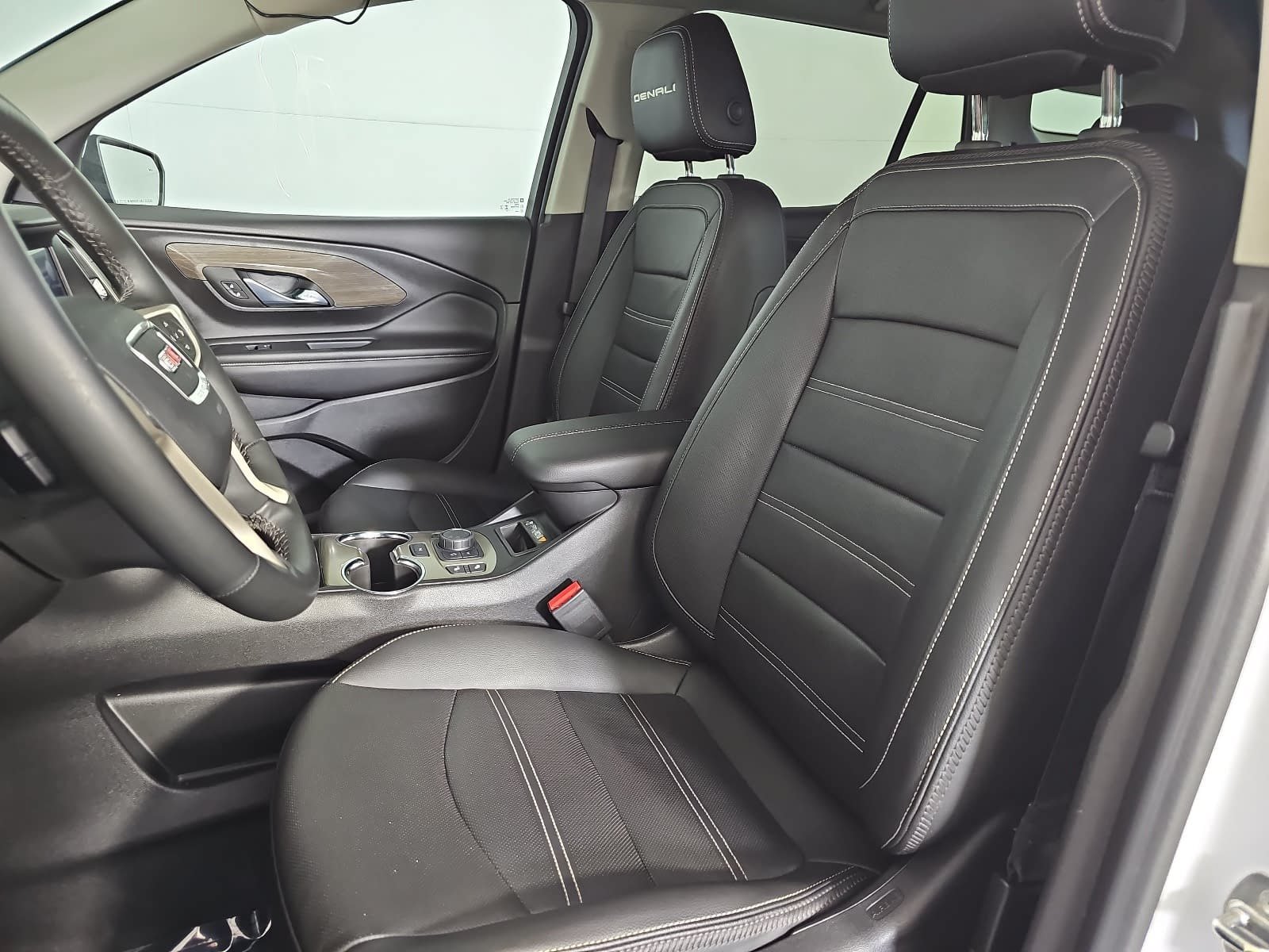 Used 2023 GMC Terrain Denali AWD/4WD image 14