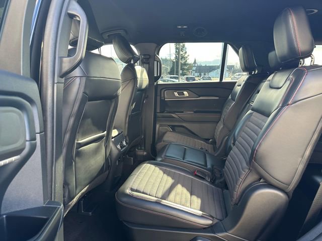 Used 2025 Ford Explorer ST-Line w/ ST-Line Street Pack image 11