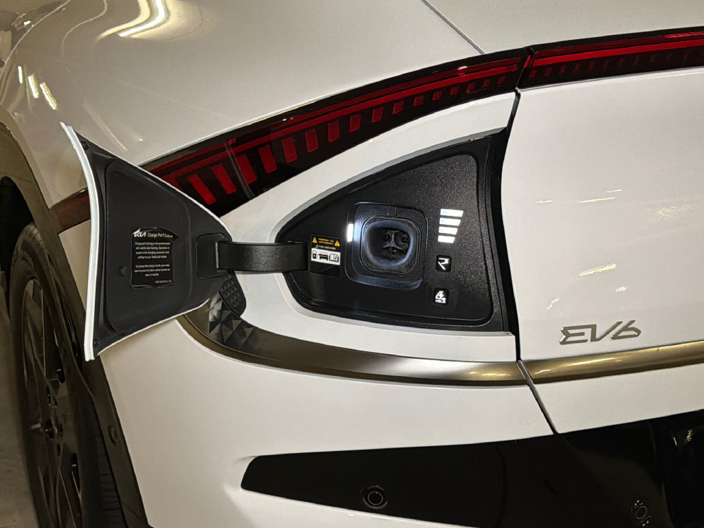 Certified 2025 Kia EV6 Wind RWD image 5
