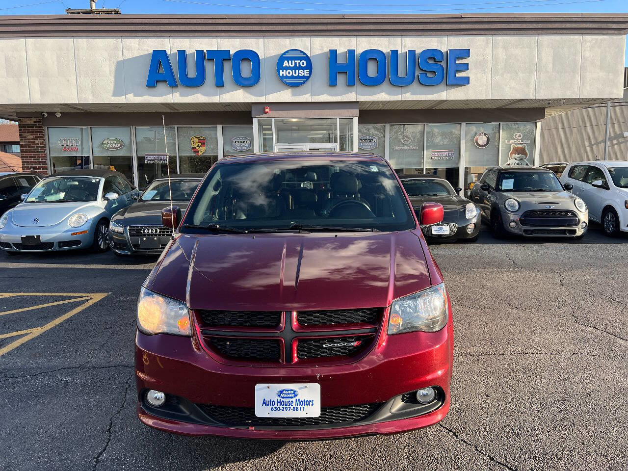 Used 2019 Dodge Grand Caravan GT image 2