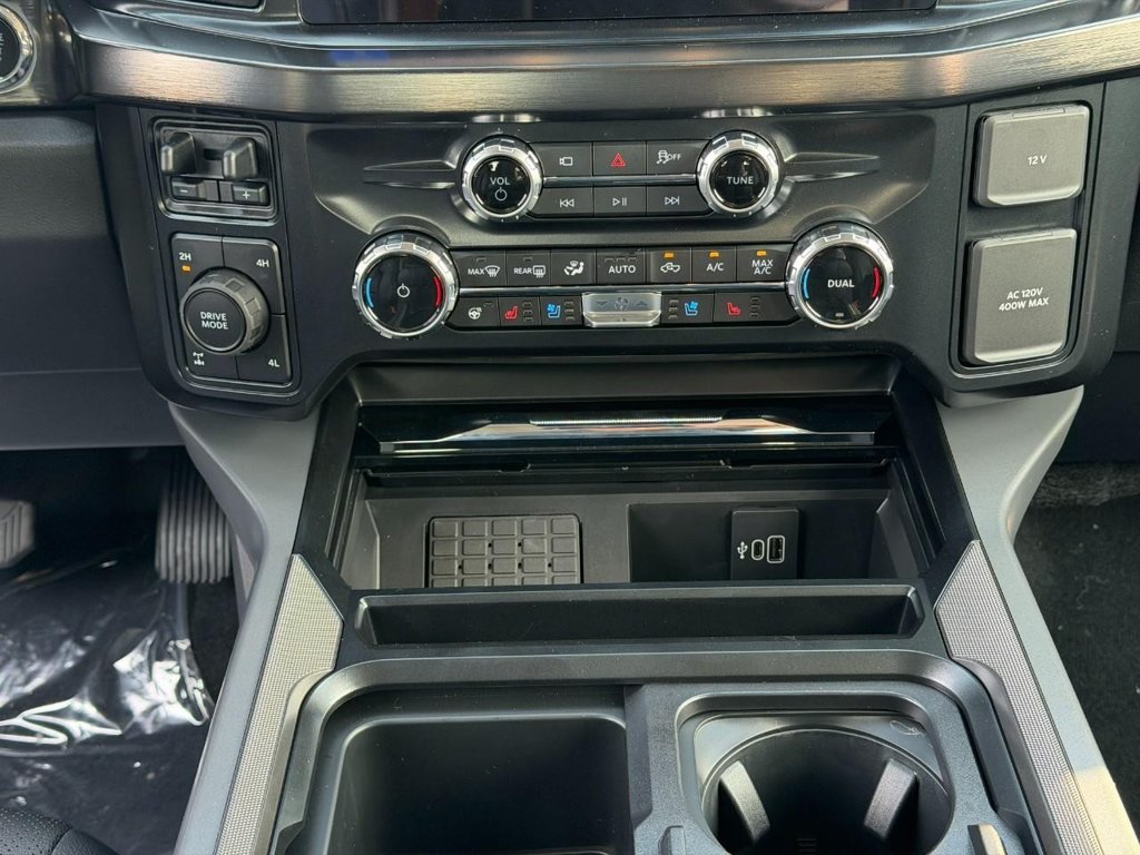 New 2026 Ford F250 Lariat w/ Chrome Package AWD/4WD image 9