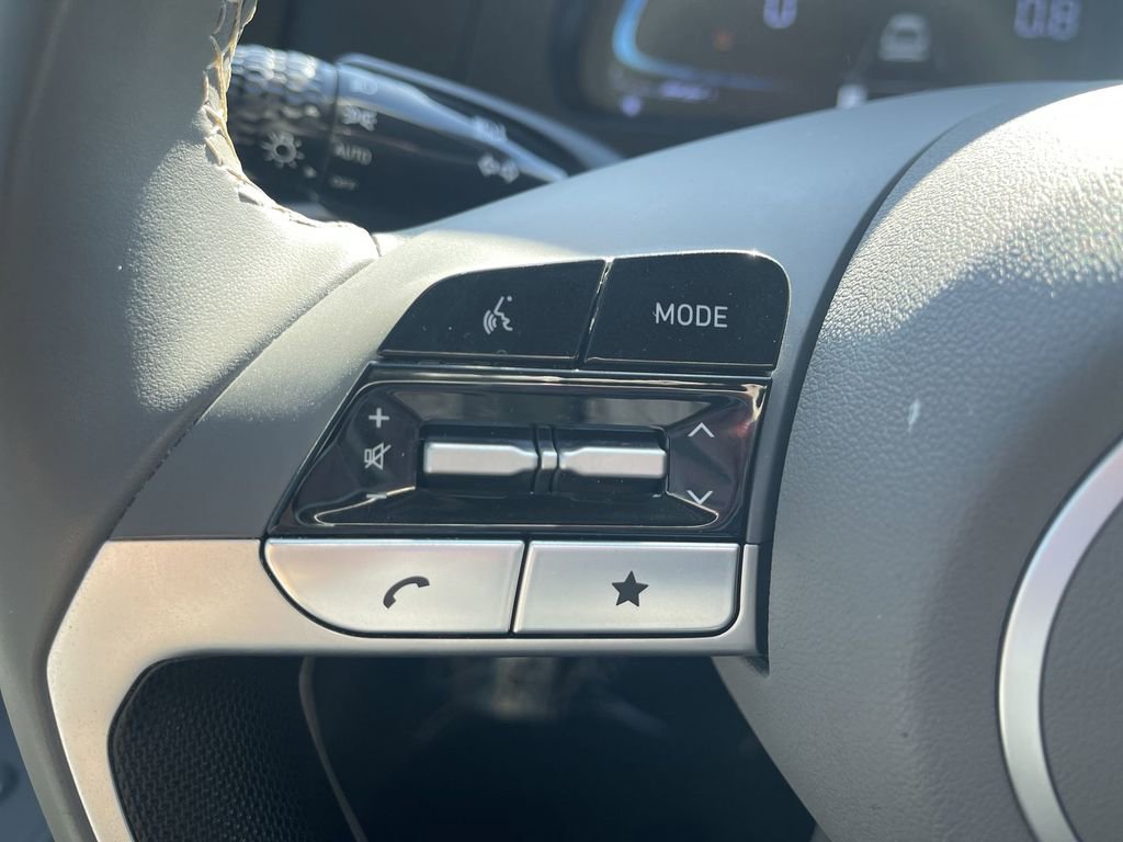 Used 2025 Hyundai Elantra Sport image 8