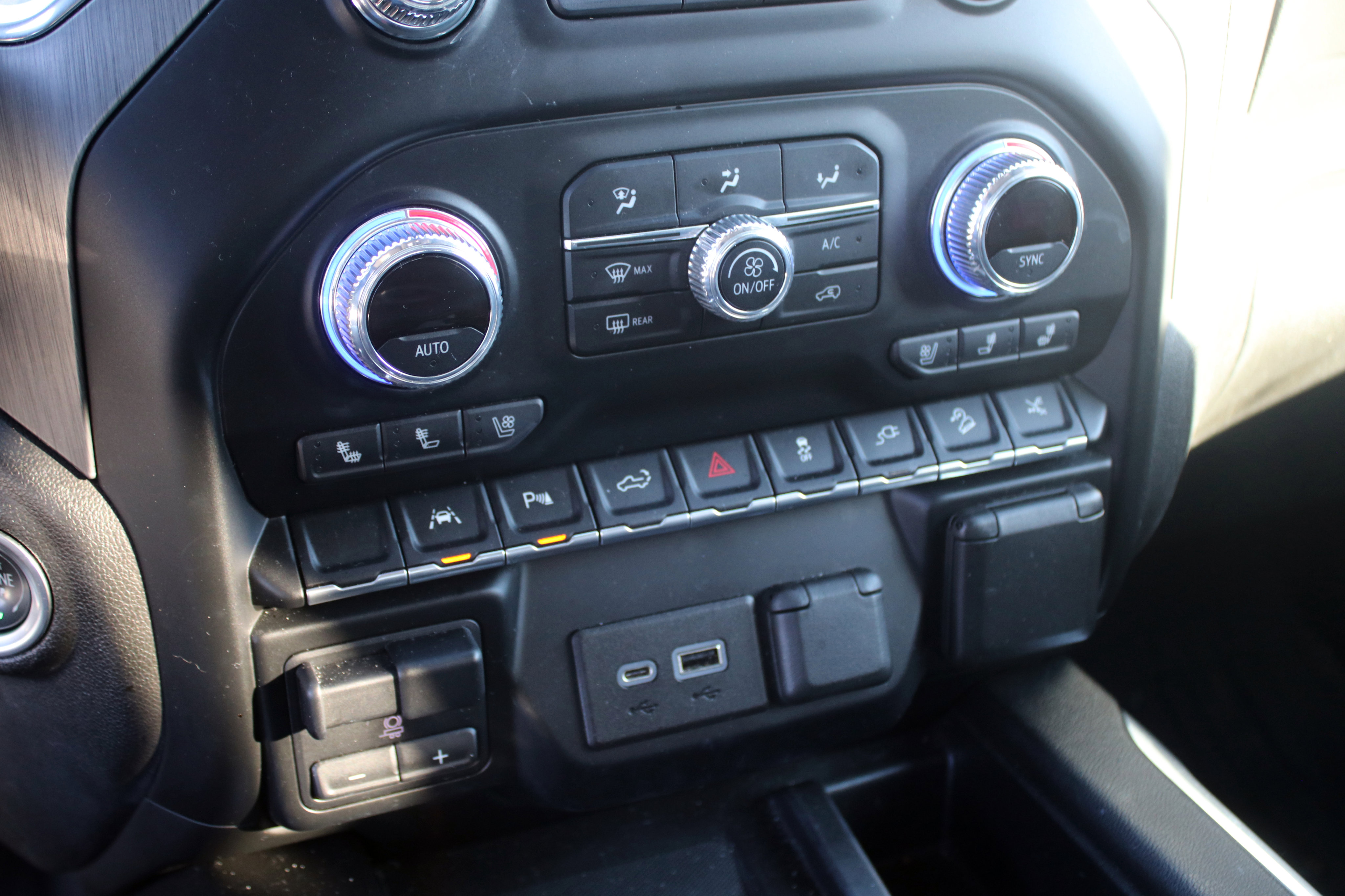 Used 2022 GMC Sierra 1500 Denali w/ Denali Reserve Package image 15