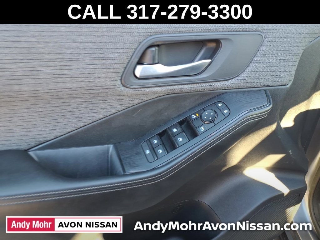 Used 2021 Nissan Rogue SV AWD/4WD image 16