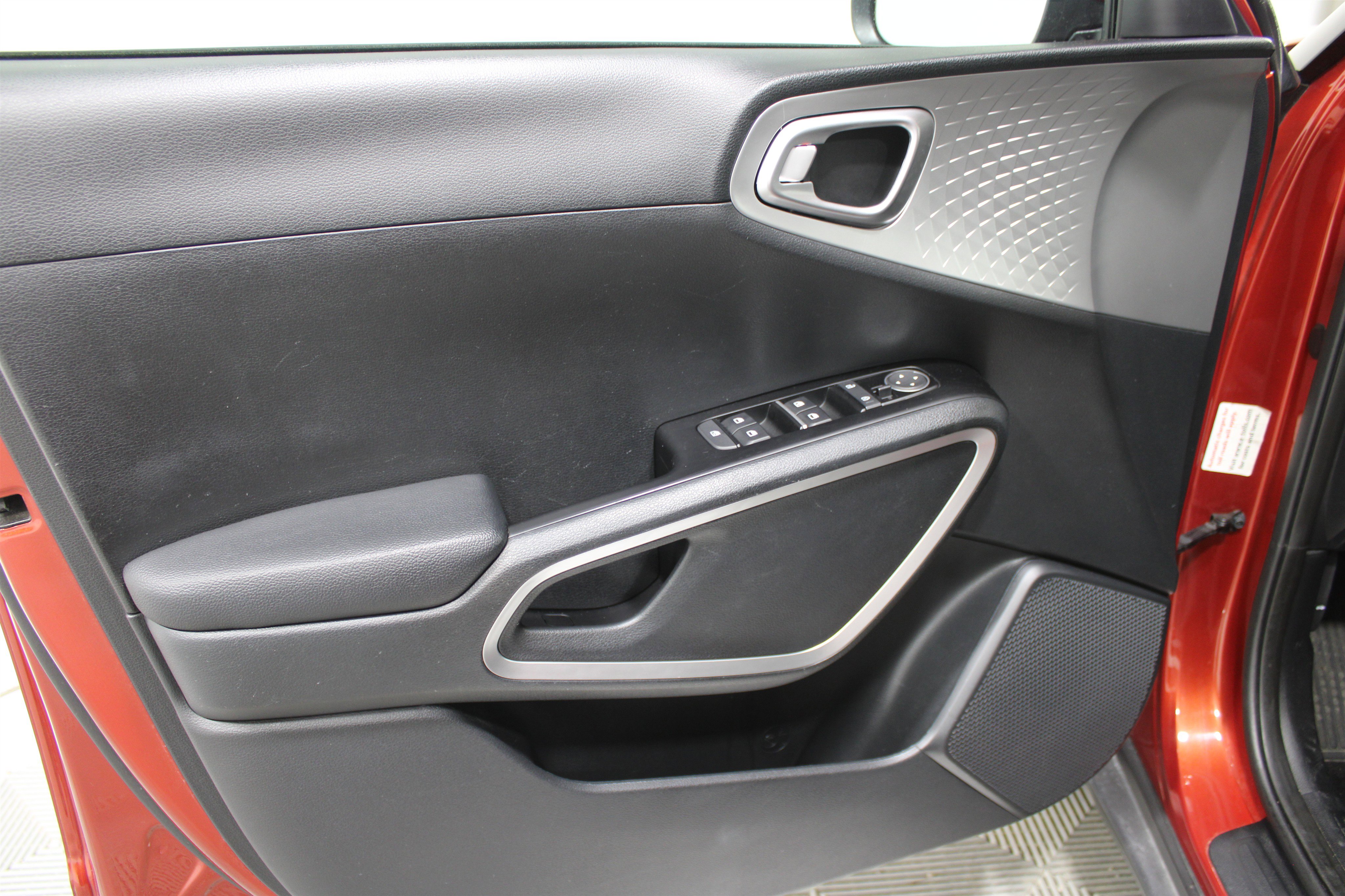 Used 2024 Kia Soul LX w/ Option Group 015 image 6