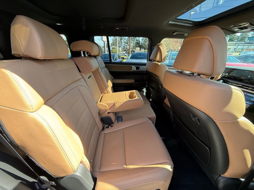 Used 2025 Hyundai Santa Fe Limited image 16