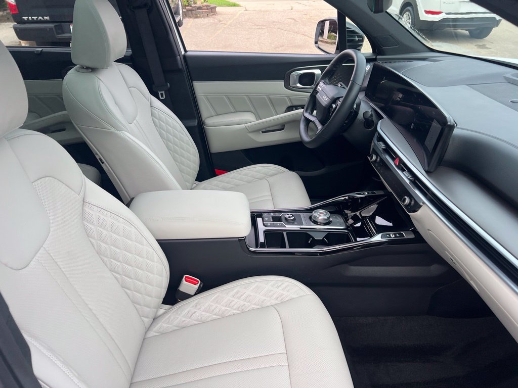 Certified 2026 Kia Sorento SX Prestige AWD/4WD image 22
