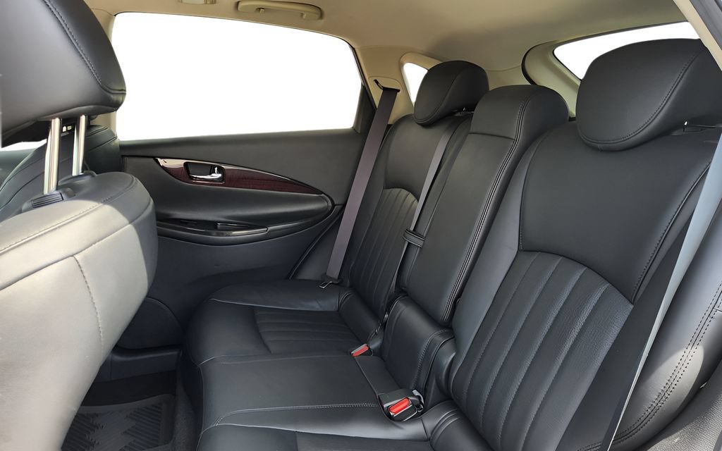 Used 2016 INFINITI QX50 2WD w/ Premium Plus Package image 26