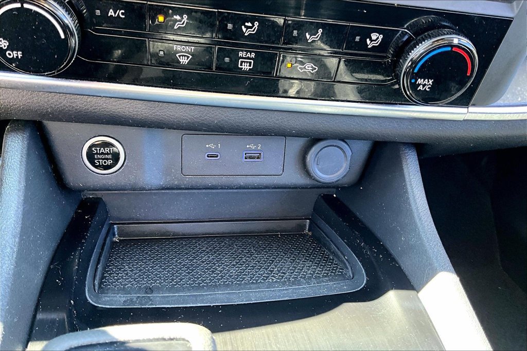 Used 2023 Nissan Rogue S FWD image 16