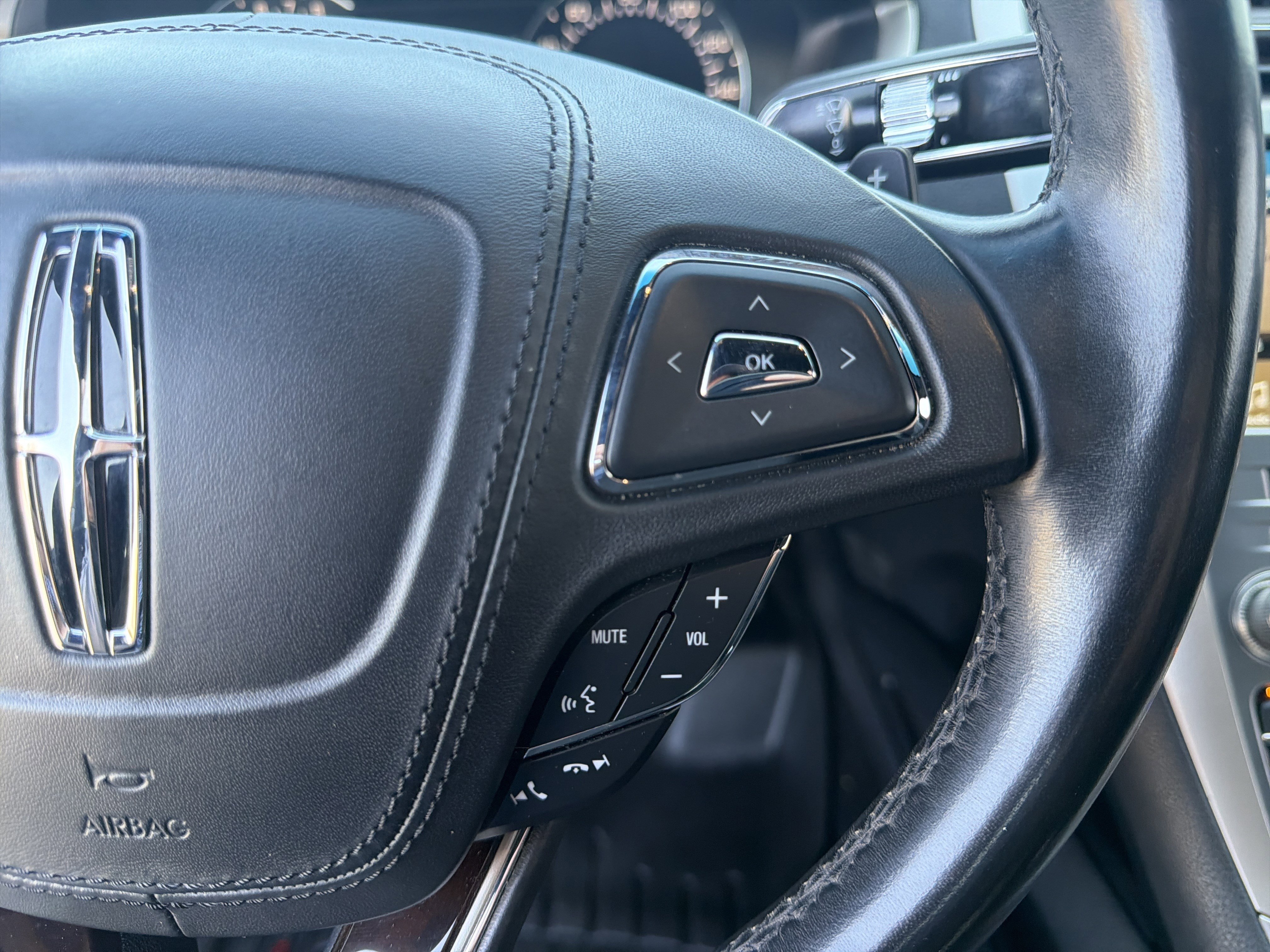 Used 2017 Lincoln MKZ Select image 30