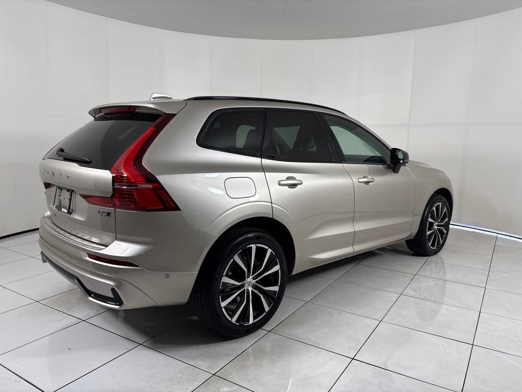 Used 2023 Volvo XC60 B5 Plus w/ Protection Package Premier AWD/4WD image 5