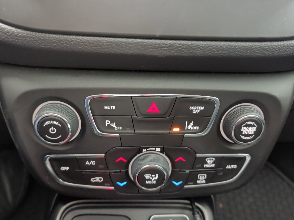 Used 2018 Jeep Compass Trailhawk w/ Leather Interior Group AWD/4WD image 10