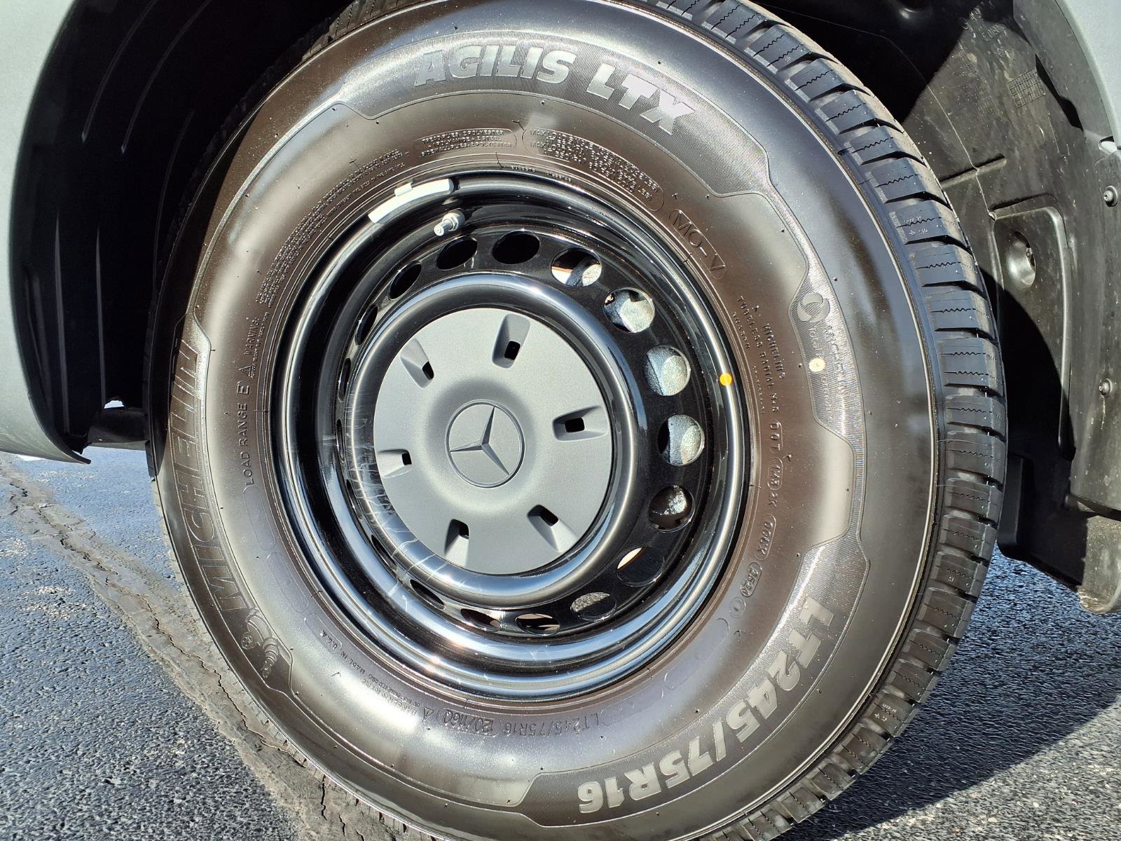 Used 2025 Mercedes-Benz Sprinter 2500 image 29