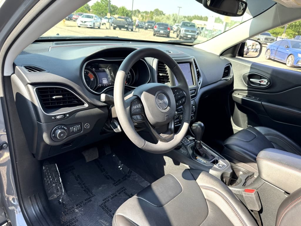 Used 2022 Jeep Cherokee Trailhawk w/ Premium Leather Package AWD/4WD image 19