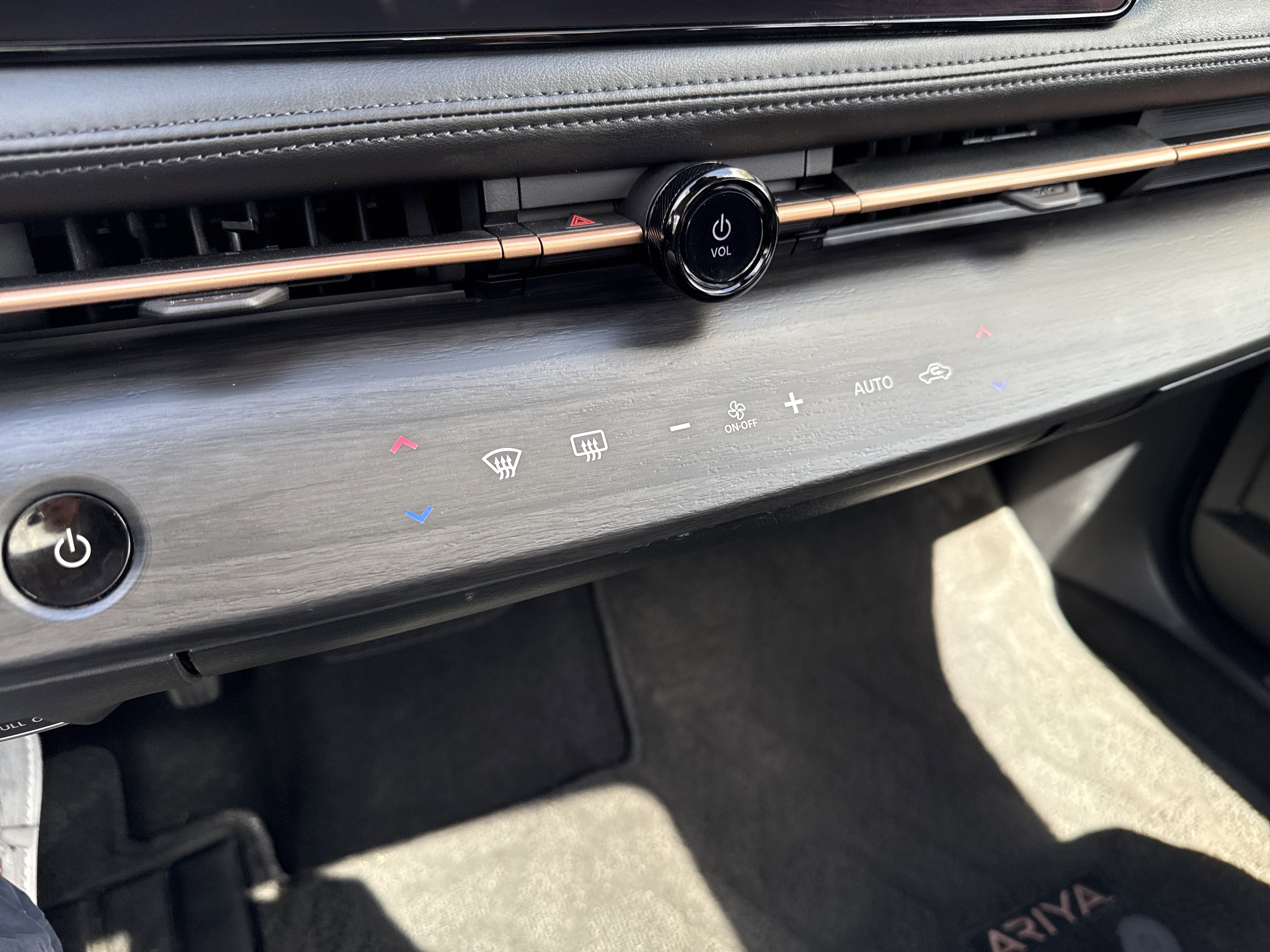 Certified 2024 Nissan Ariya AWD image 23