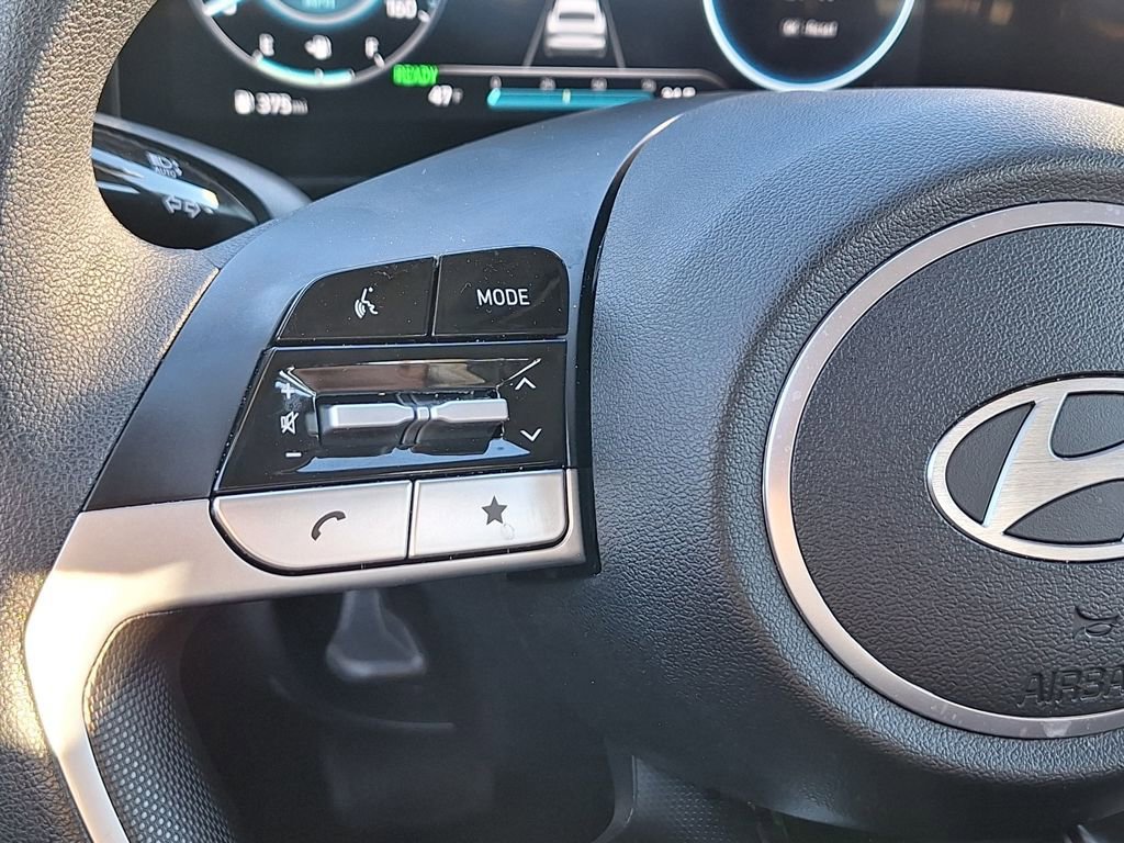 Used 2024 Hyundai Elantra Blue image 16