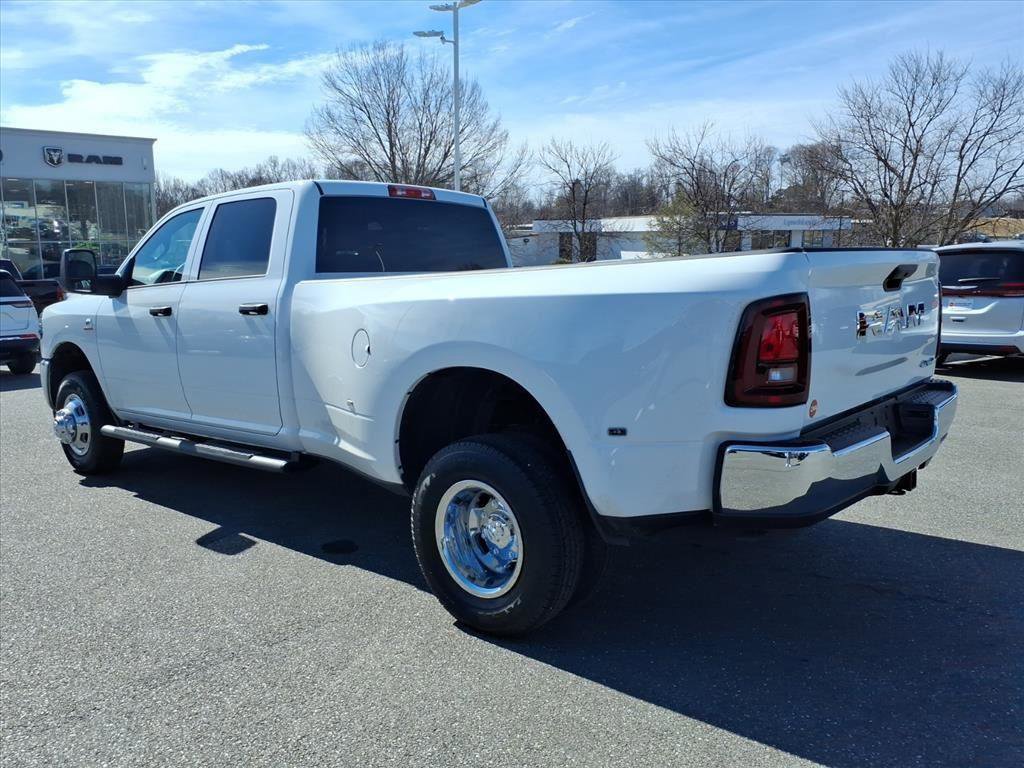 New 2026 RAM 3500 Tradesman w/ Chrome Appearance Group A AWD/4WD image 7