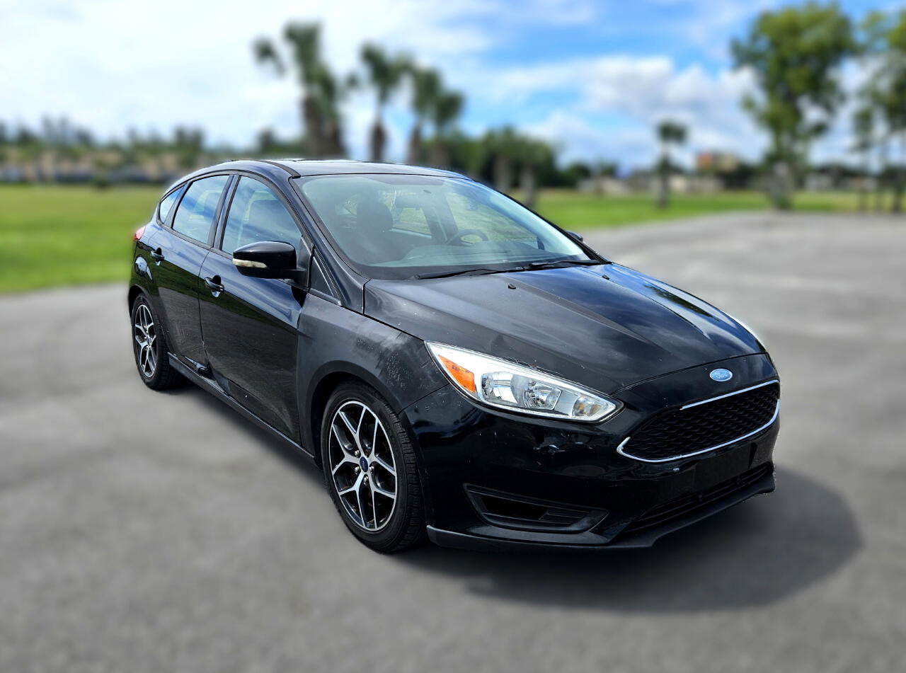 Used 2017 Ford Focus SEL w/ Cold Weather Package image 3