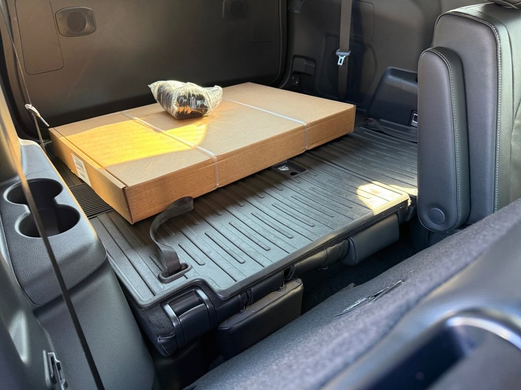 New 2025 Toyota Highlander Limited image 28