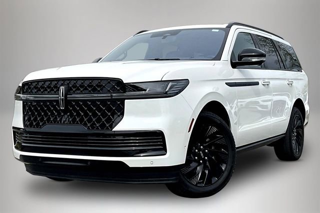 Used 2025 Lincoln Navigator Reserve w/ Jet Appearance Package image 2