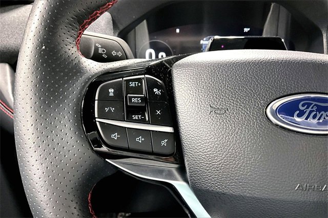 Used 2025 Ford Explorer ST-Line w/ ST-Line Street Pack image 12