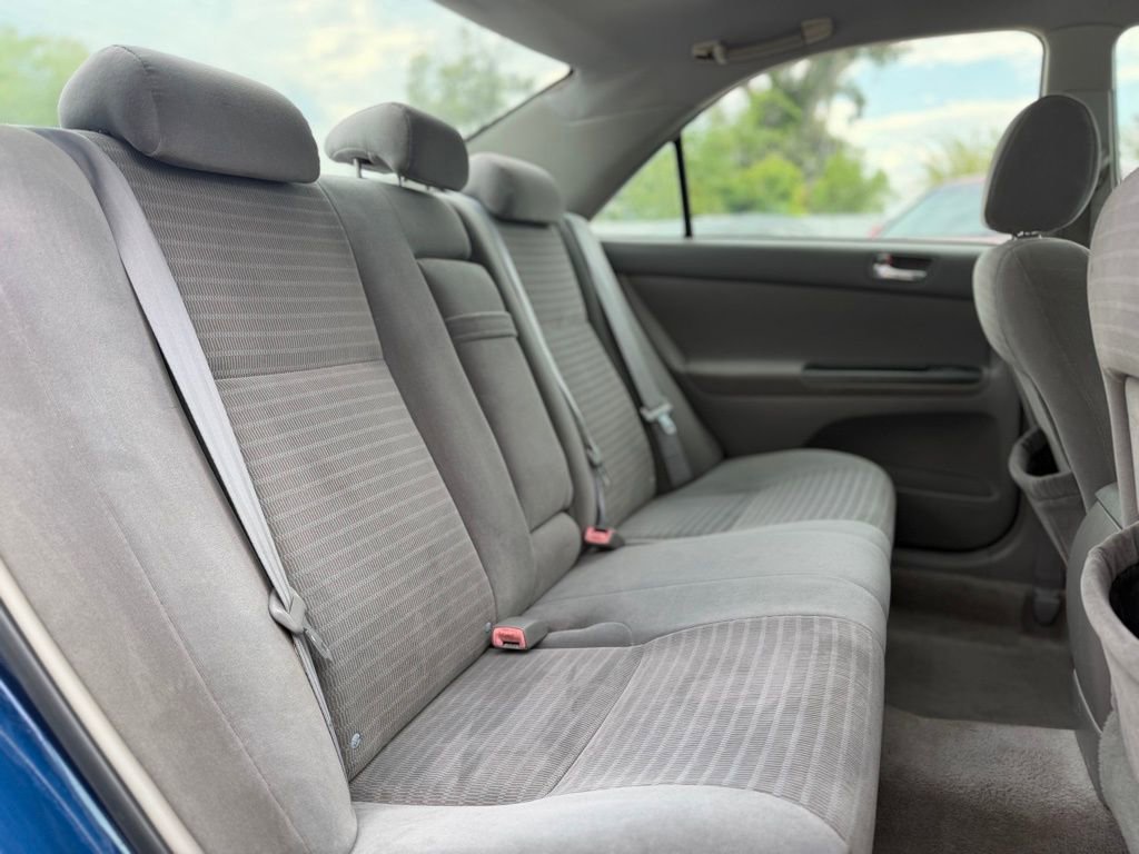 Used 2005 Toyota Camry LE FWD image 24
