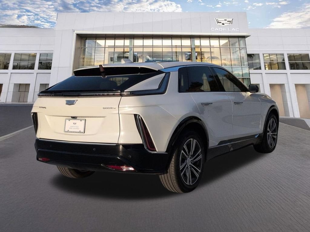 Certified 2024 Cadillac Lyriq Luxury AWD/4WD image 5
