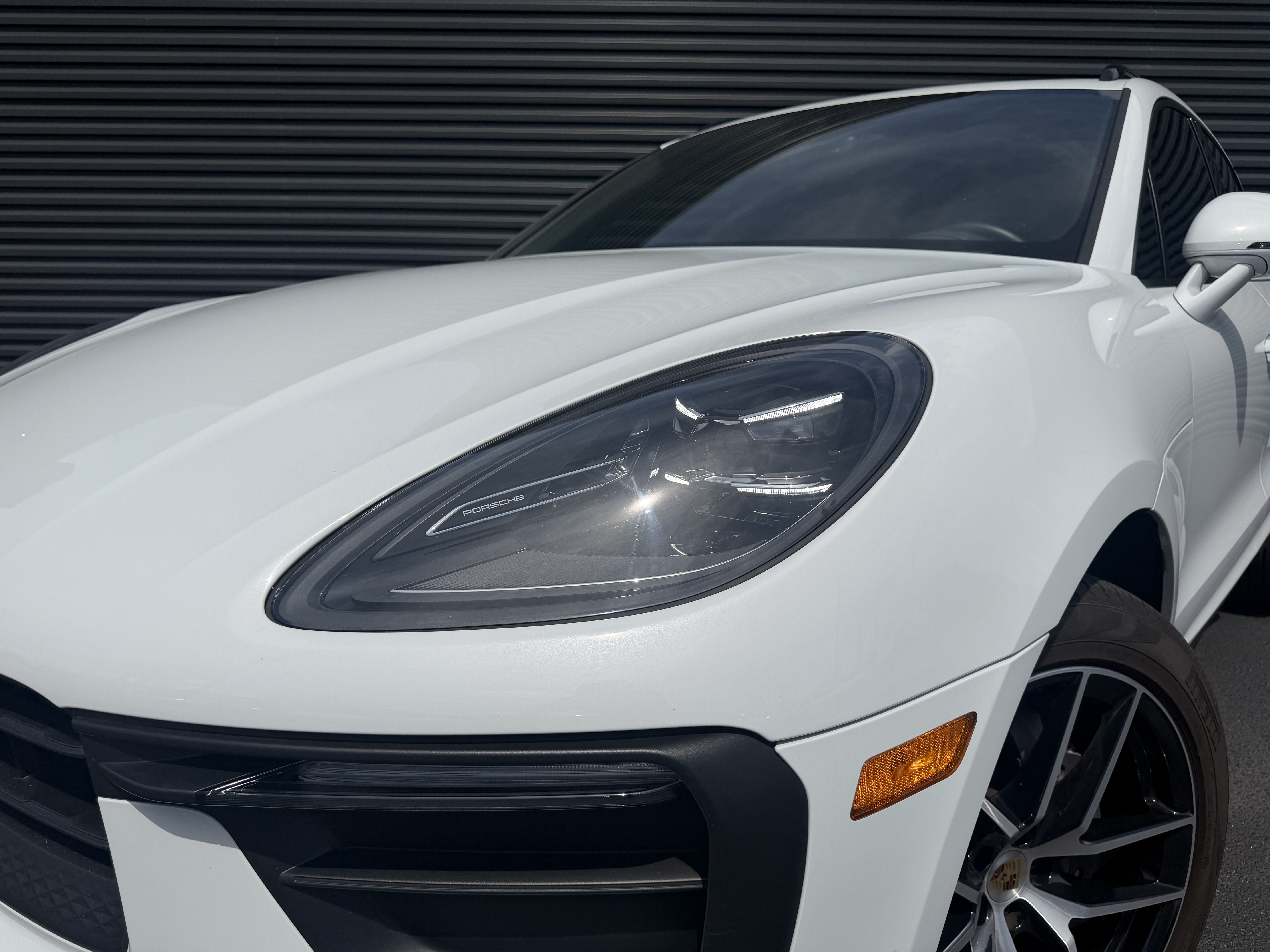 Certified 2024 Porsche Macan AWD/4WD image 11