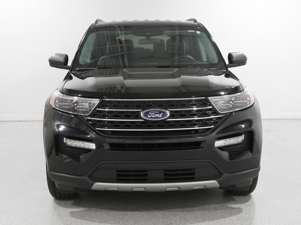 Certified 2022 Ford Explorer XLT w/ Equipment Group 202A image 2