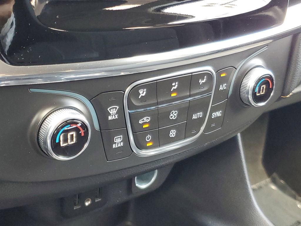 Used 2021 Chevrolet Traverse LS image 22