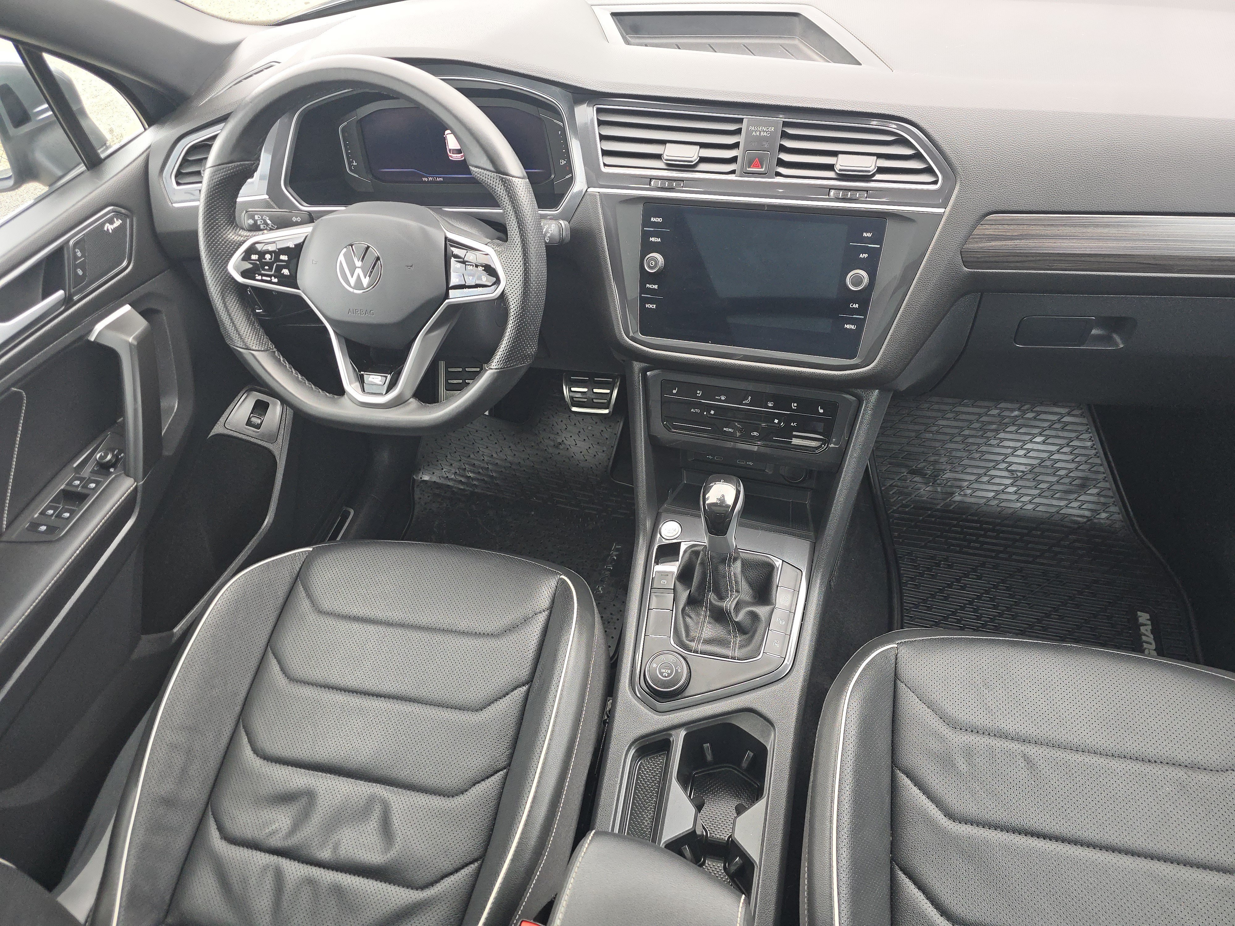 Certified 2024 Volkswagen Tiguan SEL R-Line AWD/4WD image 21