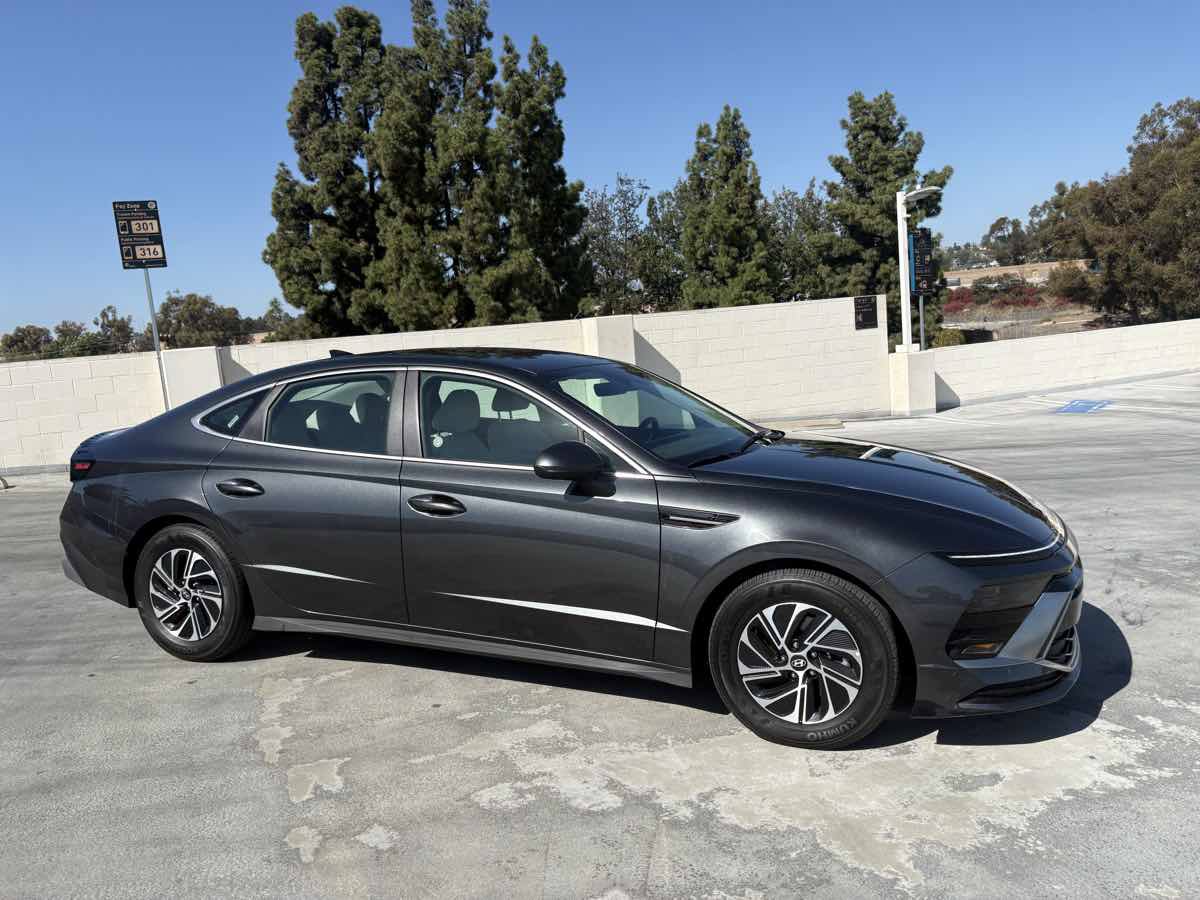 Used 2026 Hyundai Sonata Blue FWD image 37