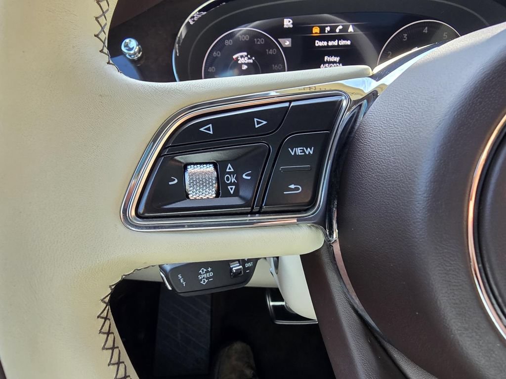 Used 2022 Bentley Bentayga AWD/4WD image 24