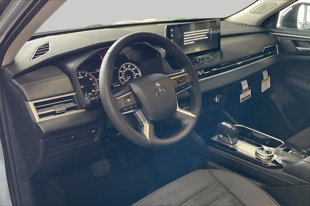 New 2026 Mitsubishi Outlander SE AWD/4WD image 6