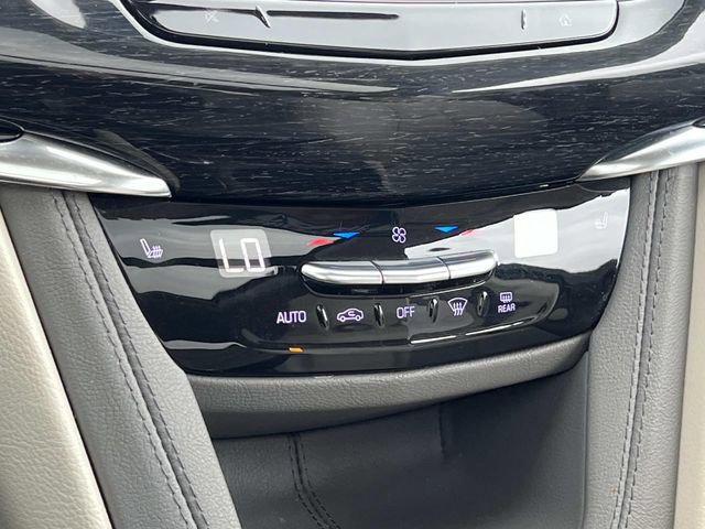 Used 2022 Cadillac XT6 Premium Luxury w/ LPO, Floor Liner Package AWD/4WD image 22