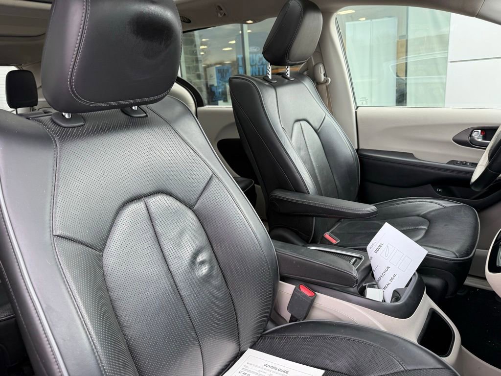 Used 2019 Chrysler Pacifica Limited w/ Advanced Safetytec Group image 32